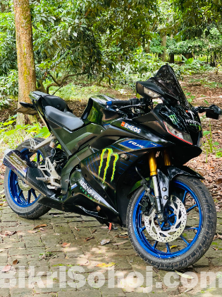 Yamaha R15 V3